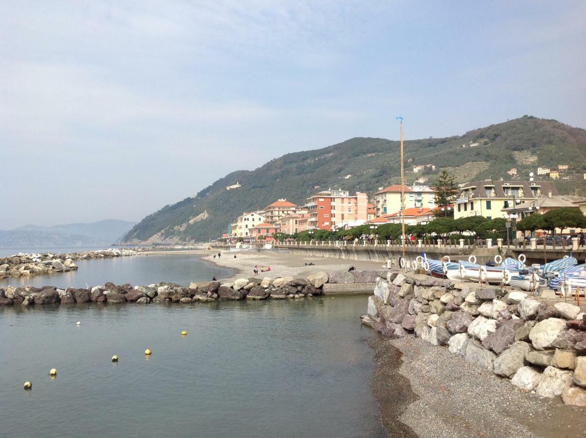 Bed and Breakfast Il Nido Della Rondine Leivi Exterior foto