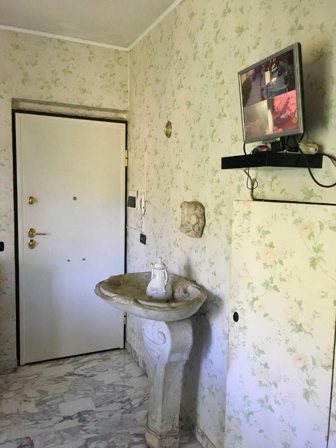 Bed and Breakfast Il Nido Della Rondine Leivi Exterior foto