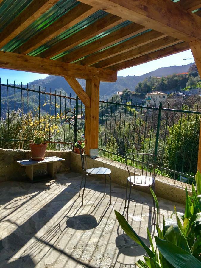 Bed and Breakfast Il Nido Della Rondine Leivi Exterior foto