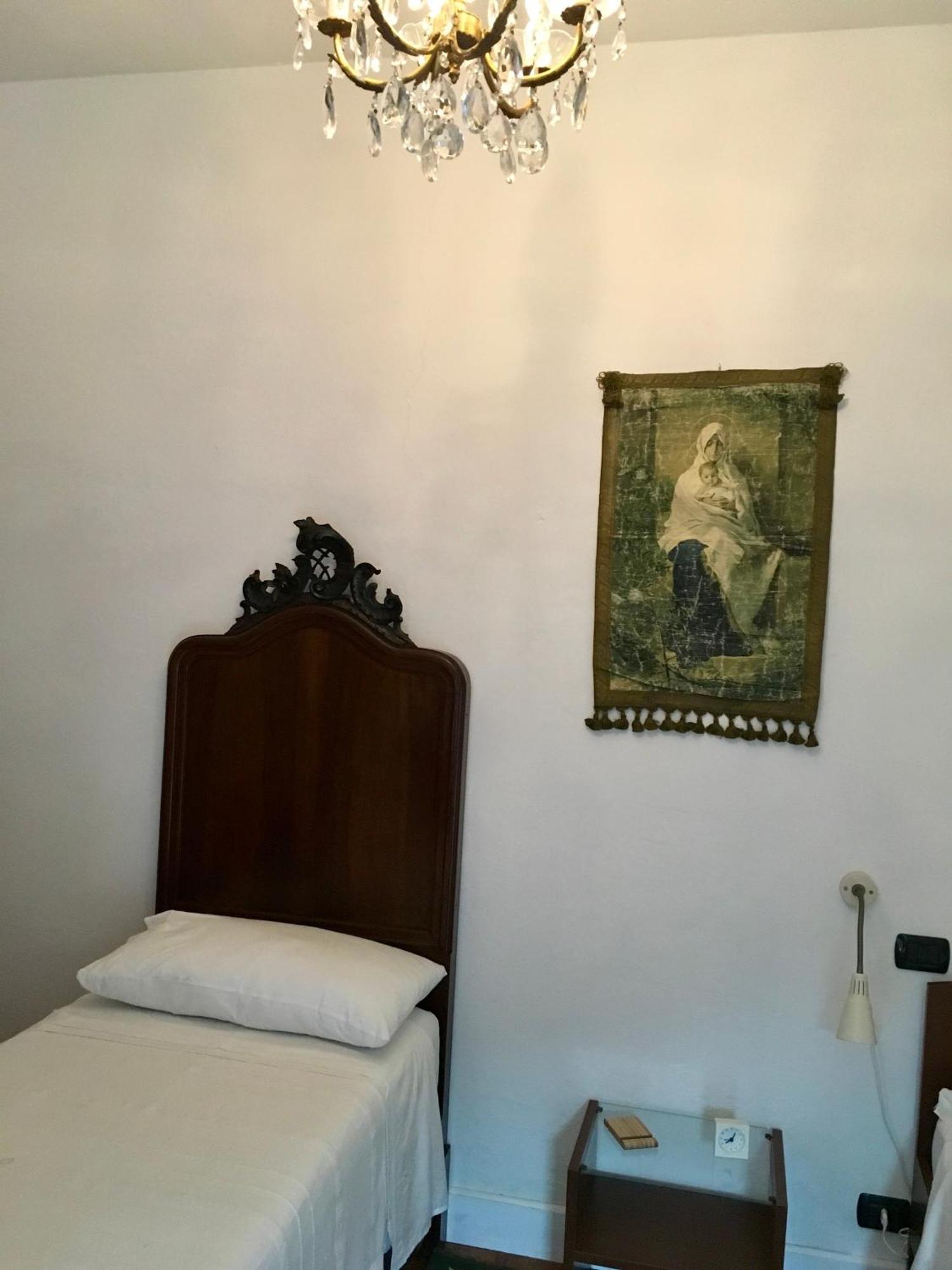 Bed and Breakfast Il Nido Della Rondine Leivi Exterior foto