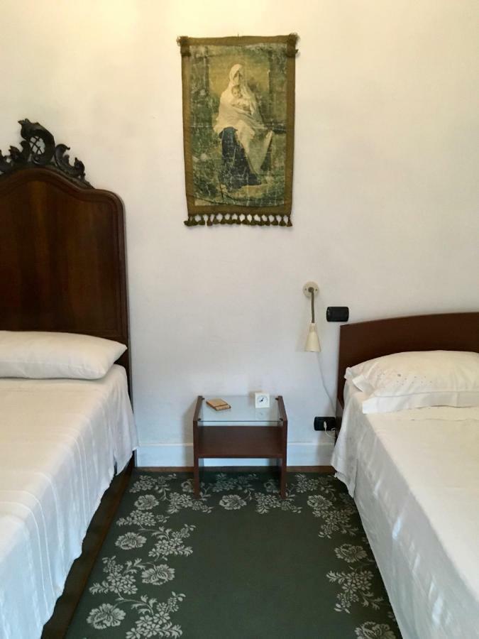 Bed and Breakfast Il Nido Della Rondine Leivi Exterior foto