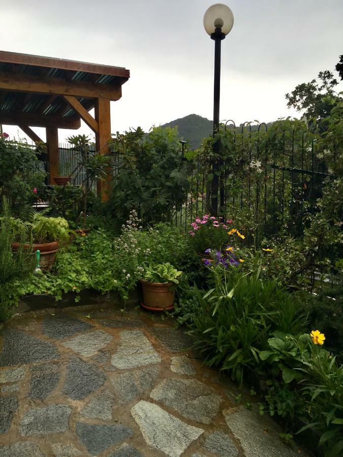 Bed and Breakfast Il Nido Della Rondine Leivi Exterior foto
